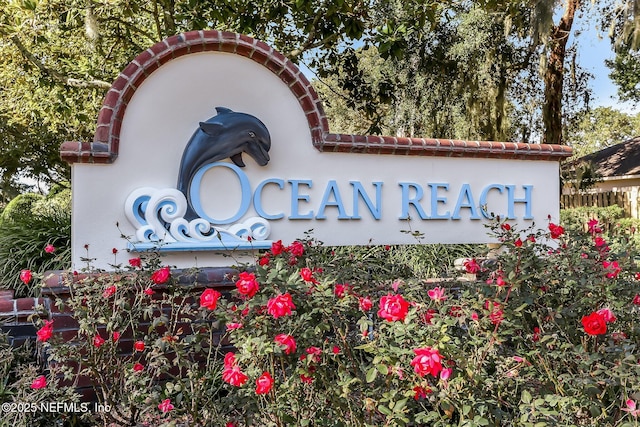 view of community / neighborhood sign