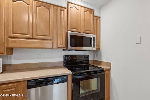 4746 Gulfstream Ct, Fernandina Beach, FL 32034 - kitchen with stainless steel appliances and light countertops
