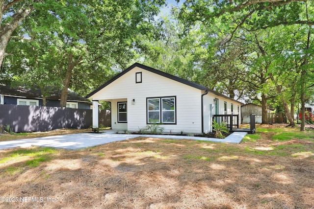 bungalow with fence