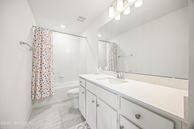 full bathroom featuring visible vents, shower / bath combo, vanity, toilet, and recessed lighting