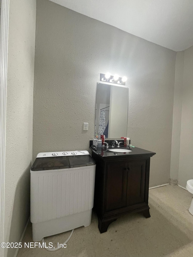 bathroom with vanity