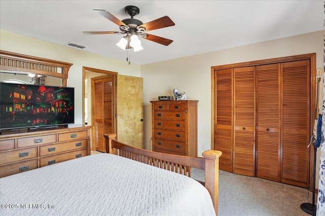 5088 Merrifield Ct, Spring Hill, FL 34608 - carpeted bedroom featuring ceiling fan, visible vents, and a closet