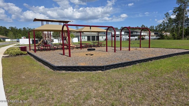 2442 Glade Ln, Green Cove Springs, FL 32043 - community jungle gym with a yard