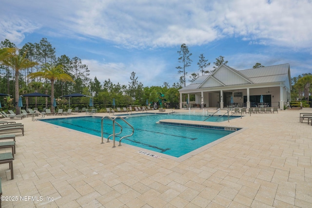 201 Bridgeton St, Saint Johns, FL 32259 - community pool with a patio and fence