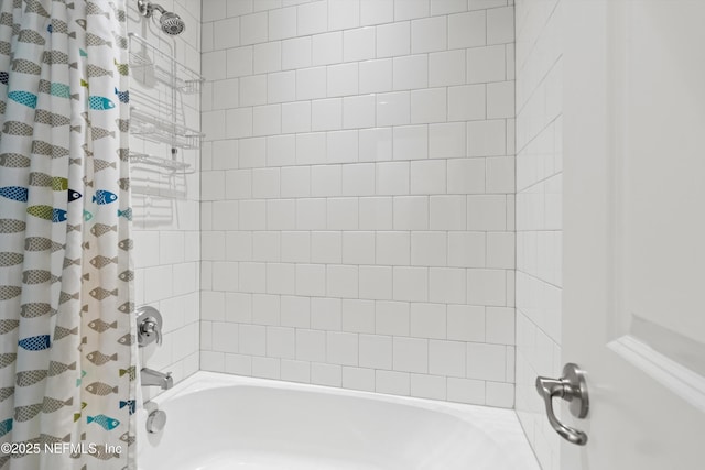 full bath with shower / tub combo