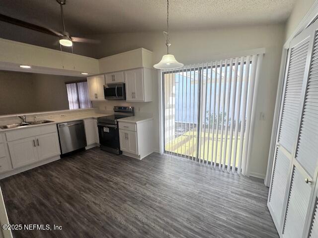 5463 Mariners Cove Dr, Jacksonville, FL 32210 - photo 3