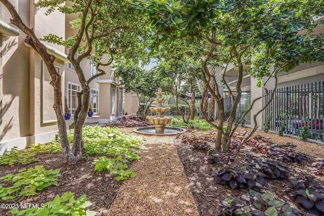 400 E Bay St Unit 1610-1611, Jacksonville, FL 32202 - view of yard featuring fence