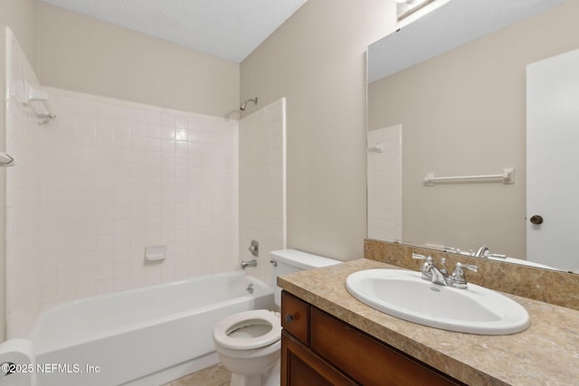 3801 Crown Point Rd Unit 1032, Jacksonville, FL 32257 - full bathroom with vanity, toilet, and bathtub / shower combination