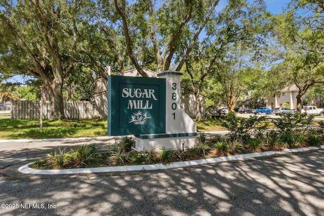 3801 Crown Point Rd Unit 1032, Jacksonville, FL 32257 - community / neighborhood sign featuring fence
