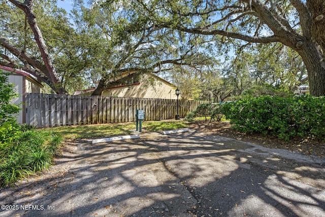 1830 Sevilla Blvd Unit 208, Atlantic Beach, FL 32233 - view of yard with fence