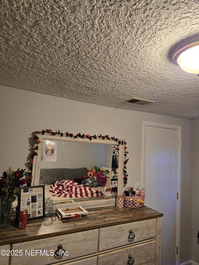 565 Starratt Rd, Jacksonville, FL 32218 - detailed view of a textured ceiling