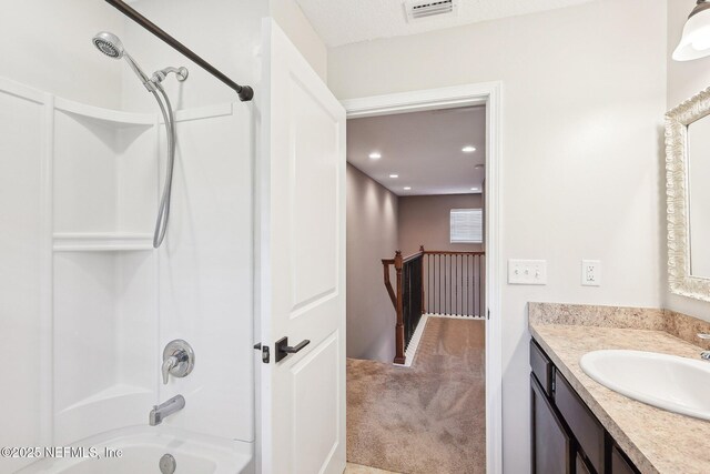 2968 Ravine Hill Dr, Middleburg, FL 32068 - full bath with vanity, tub / shower combination, and recessed lighting