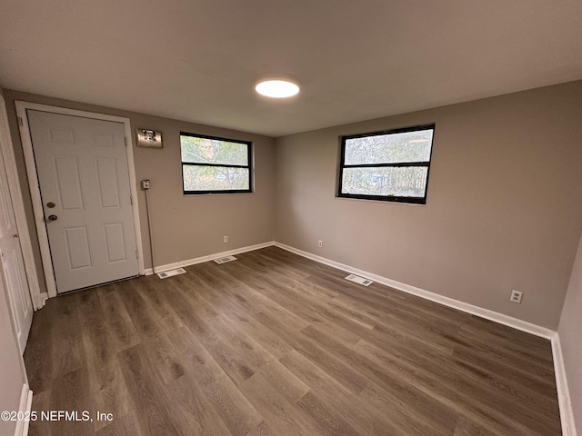 5612 Oliver St, Jacksonville, FL 32211 - unfurnished room with baseboards and visible vents