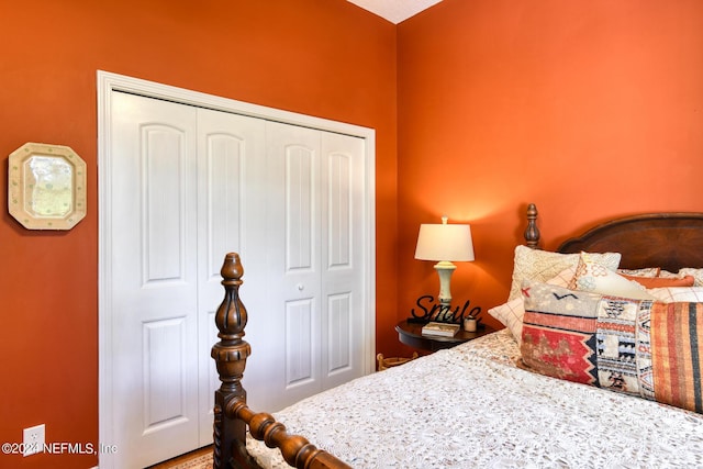 bedroom featuring a closet