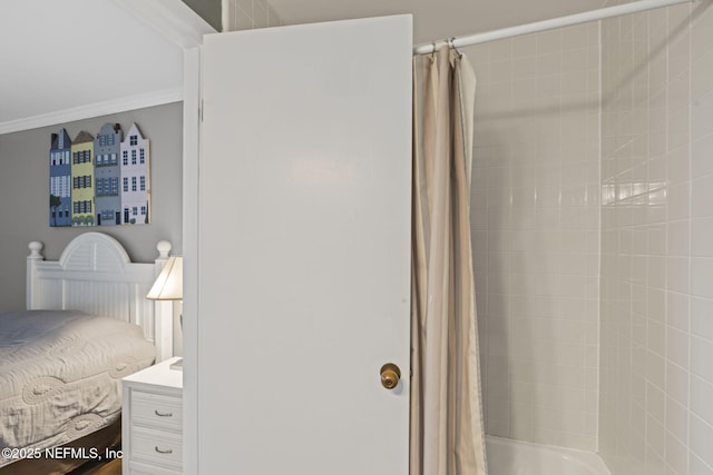 890 A1A Beach Blvd Unit 39, Saint Augustine, FL 32080 - bathroom with crown molding, vanity, and shower / bath combo with shower curtain