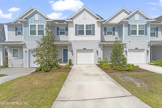 10350 Alder Creek Ln, Jacksonville, FL 32222 - townhome / multi-family property featuring board and batten siding and an attached garage