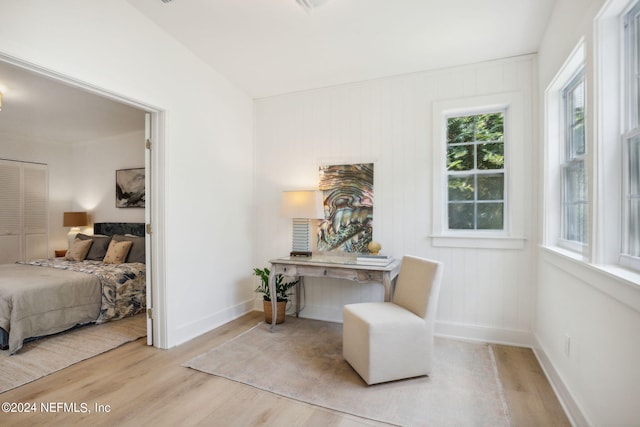 2537 Dauphine Ct E, Ponte Vedra Beach, FL 32082 - living area featuring wood finished floors and baseboards