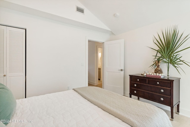 2537 Dauphine Ct E, Ponte Vedra Beach, FL 32082 - bedroom featuring vaulted ceiling and a closet