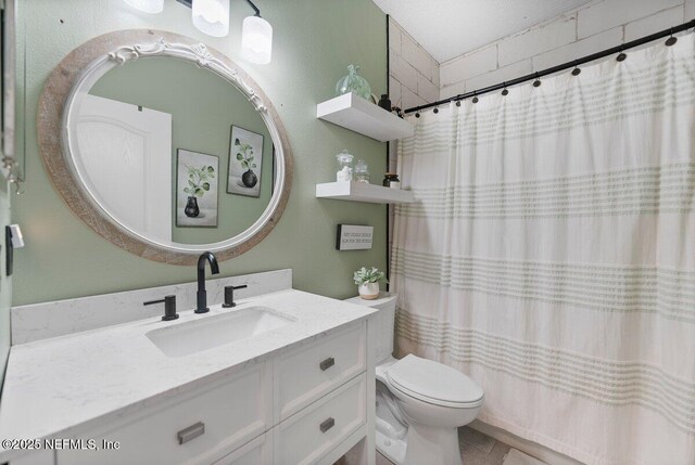11698 Donato Dr, Jacksonville, FL 32226 - full bath featuring toilet, vanity, and a shower with shower curtain