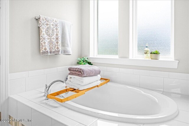 71 Lansing Ct, Saint Augustine, FL 32092 - full bathroom with a tub