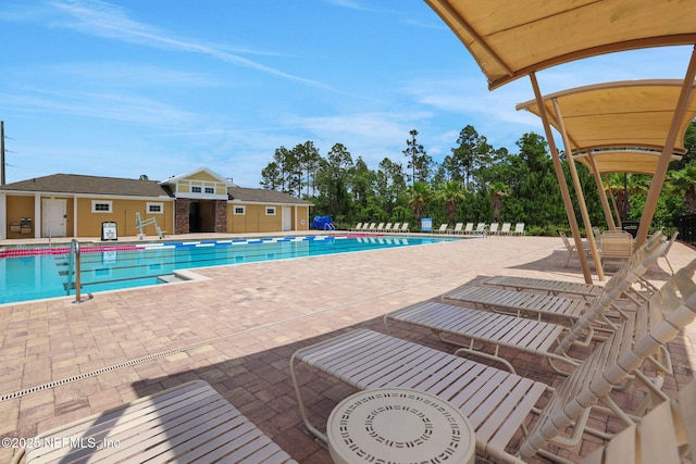 2304 Shady Breeze Ln, Green Cove Springs, FL 32043 - community pool with a patio and fence