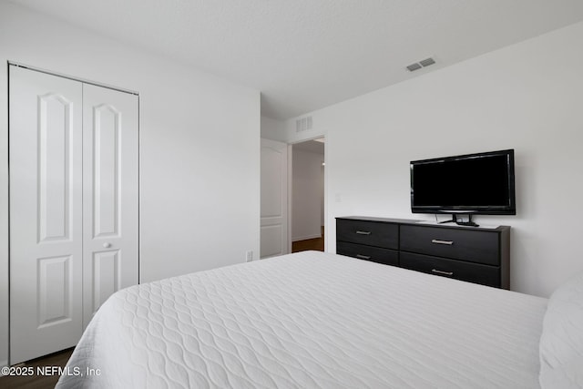 2304 Shady Breeze Ln, Green Cove Springs, FL 32043 - bedroom featuring a closet and wood finished floors