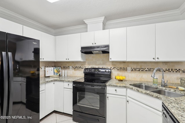 9250 Arbolita Way, Jacksonville, FL 32256 - kitchen featuring black appliances, under cabinet range hood, a sink, crown molding, and decorative backsplash
