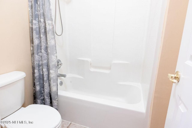 2543 Willow Creek Dr, Fleming Island, FL 32003 - full bathroom featuring toilet and shower / bathtub combination with curtain
