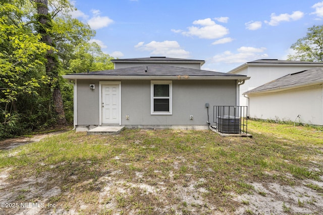 1343 Pangola Dr, Jacksonville, FL 32205 - rear view of property