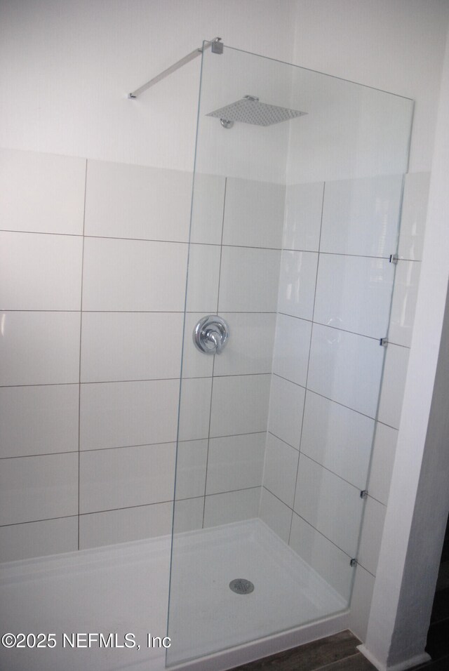 123 Arlington Way, Ormond Beach, FL 32176 - full bathroom with a tile shower