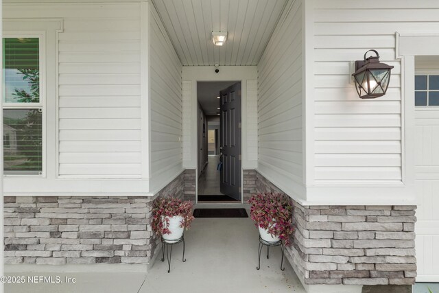 618 Honeycomb Trl, Saint Augustine, FL 32095 - property entrance with stone siding