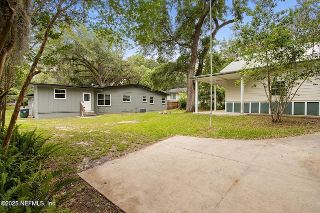 2520 Elbow Rd, Orange Park, FL 32073 - view of green lawn with entry steps