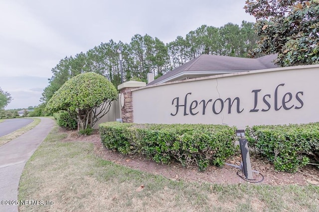view of community / neighborhood sign