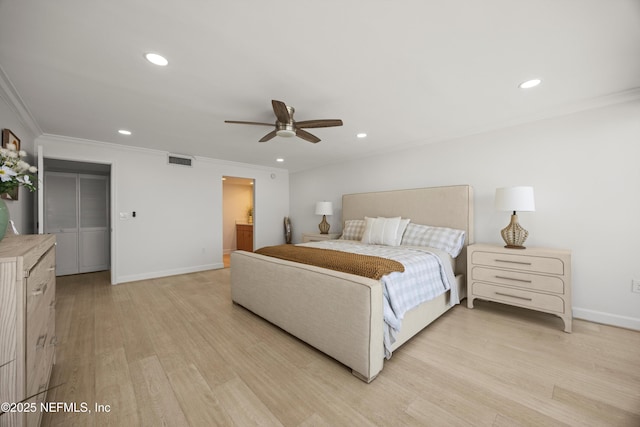2100 Ocean Dr Unit Ph-2, Jacksonville Beach, FL 32250 - bedroom with recessed lighting, light wood-type flooring, crown molding, and a ceiling fan