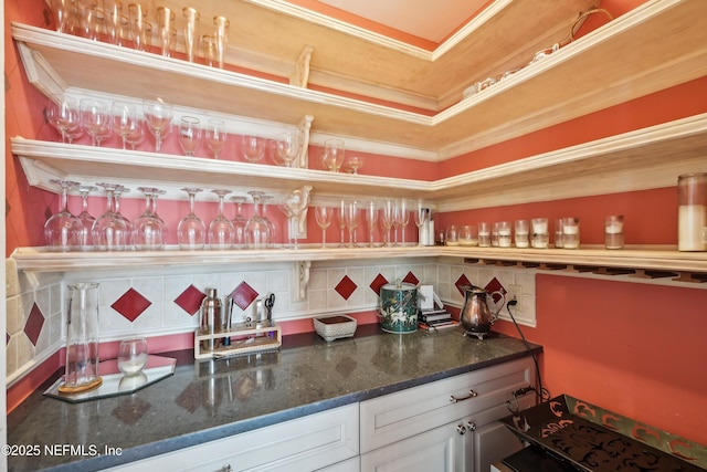 16 May St, Saint Augustine, FL 32084 - indoor dry bar with tasteful backsplash and ornamental molding