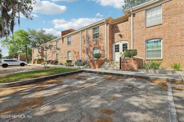 5201 Atlantic Blvd Unit 142, Jacksonville, FL 32207 - view of building exterior featuring uncovered parking