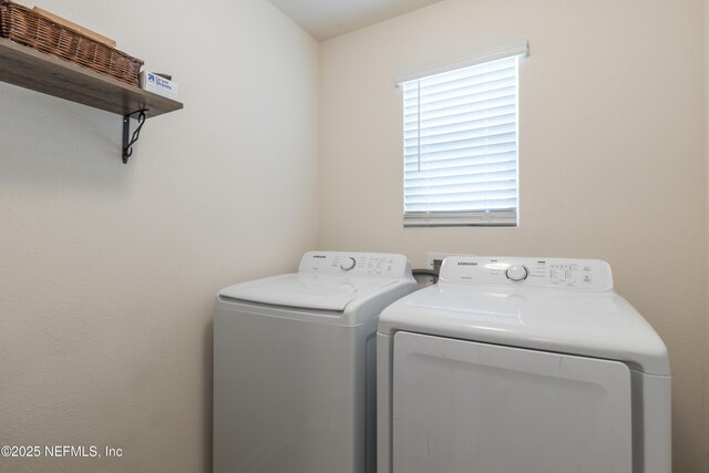 2840 Buck Creek Pl, Green Cove Springs, FL 32043 - laundry room featuring washer and dryer