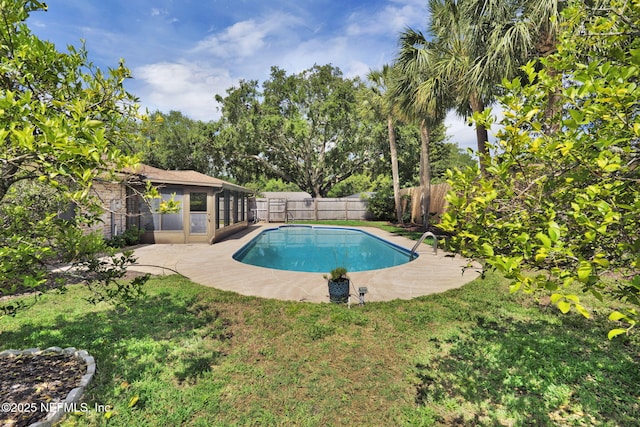 359 Carson Dr, Orange Park, FL 32073 - view of swimming pool featuring a patio and a sunroom