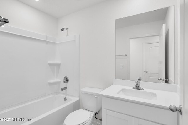 37143 Whippoorwill Ct, Hilliard, FL 32046 - bathroom with toilet, vanity, and bathing tub / shower combination