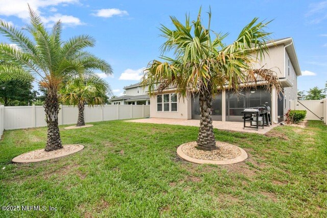 view of yard featuring a patio area