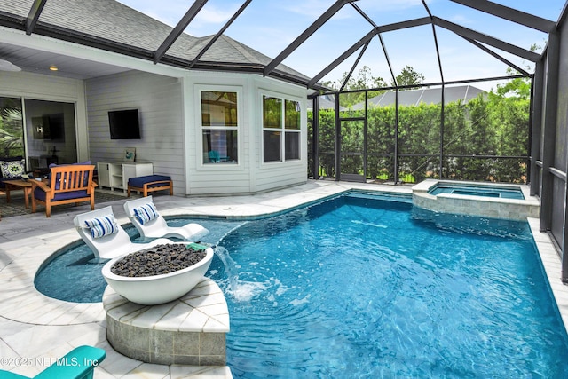 37 High Ridge Pt, Ponte Vedra, FL 32081 - view of swimming pool with a pool with connected hot tub, a patio, and a lanai