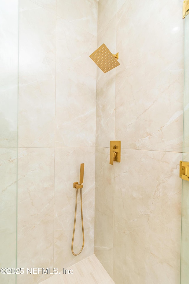 4282 Wolfe Dr, Macclenny, FL 32063 - bathroom with tiled shower