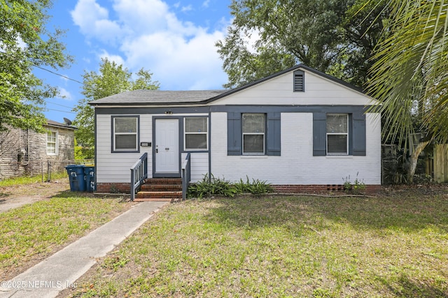 944 Bunker Hill Blvd, Jacksonville, FL 32208 - bungalow with entry steps