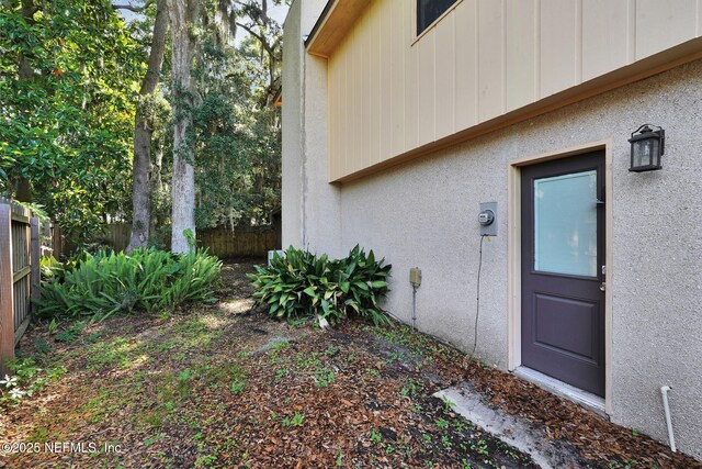 2032 Sandpiper Pt, Neptune Beach, FL 32266 - entrance to property with stucco siding