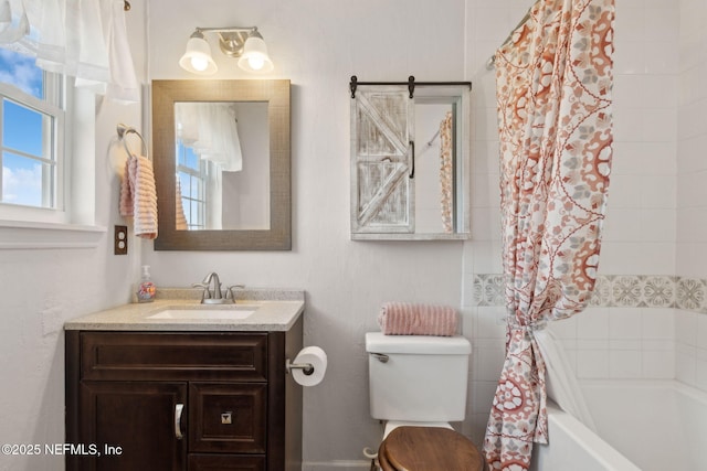 925 Tarpon Ave Unit 16, Fernandina Beach, FL 32034 - bathroom with toilet, vanity, and shower / bath combo