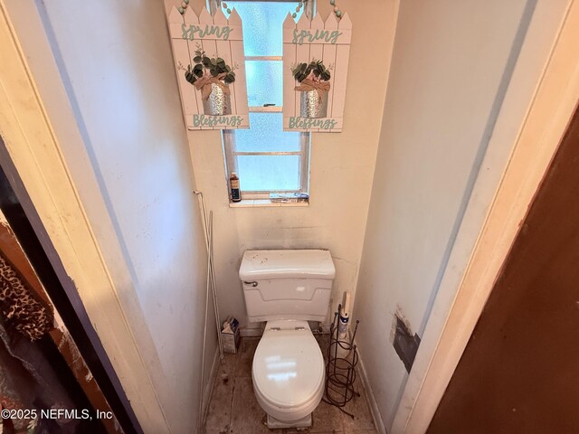 4507 Harbor View Dr, Jacksonville, FL 32208 - bathroom with toilet and baseboards