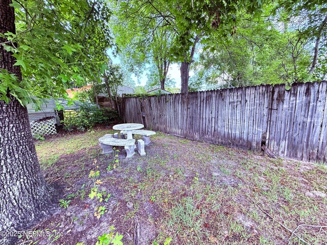 4507 Harbor View Dr, Jacksonville, FL 32208 - view of fenced backyard