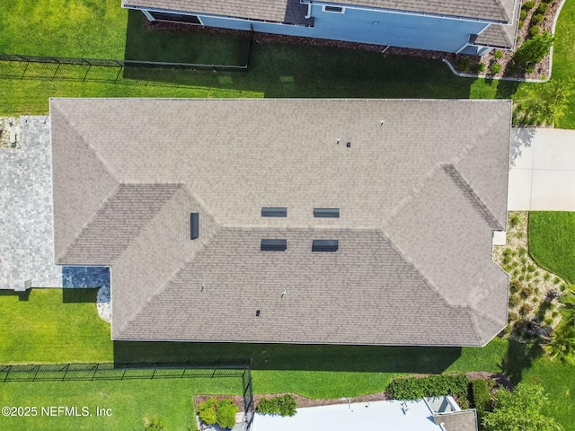 aerial view of property and surrounding area