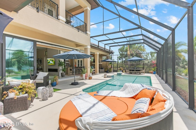 110 Heron Dr, Palm Coast, FL 32137 - swimming pool with a patio, outdoor lounge area, outdoor dining space, and glass enclosure