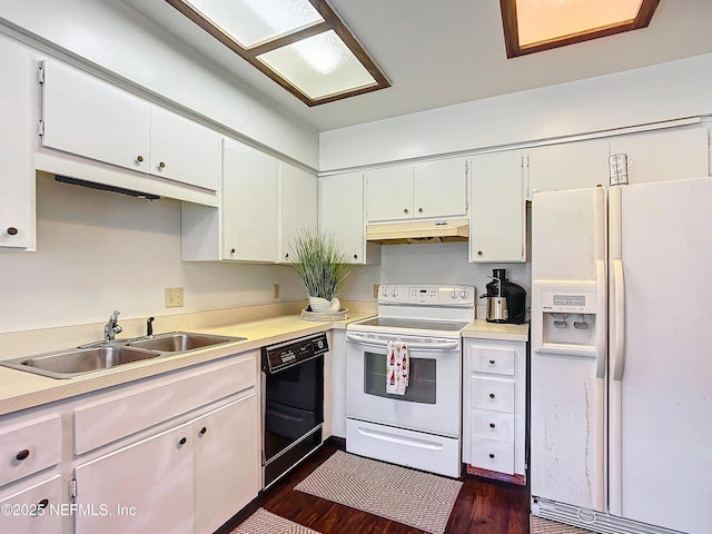 23063 SW Edgewater Blvd, Dunnellon, FL 34431 - kitchen featuring white appliances, under cabinet range hood, a sink, dark wood-style floors, and light countertops